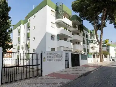 Vista exterior de Garaje de alquiler en Torremolinos
