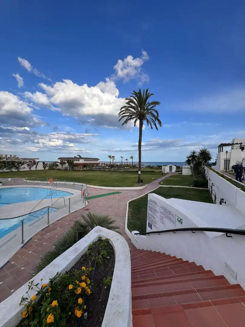 Außenansicht von Wohnung zur Miete in Estepona mit Klimaanlage, Terrasse und Möbliert
