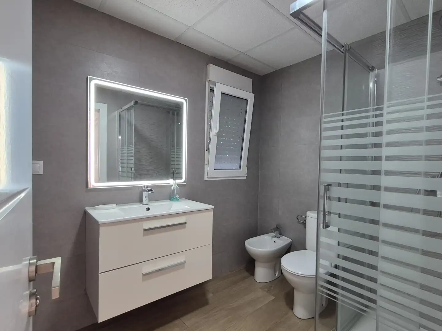 Baño de Casa adosada de alquiler en Vila-real con Terraza