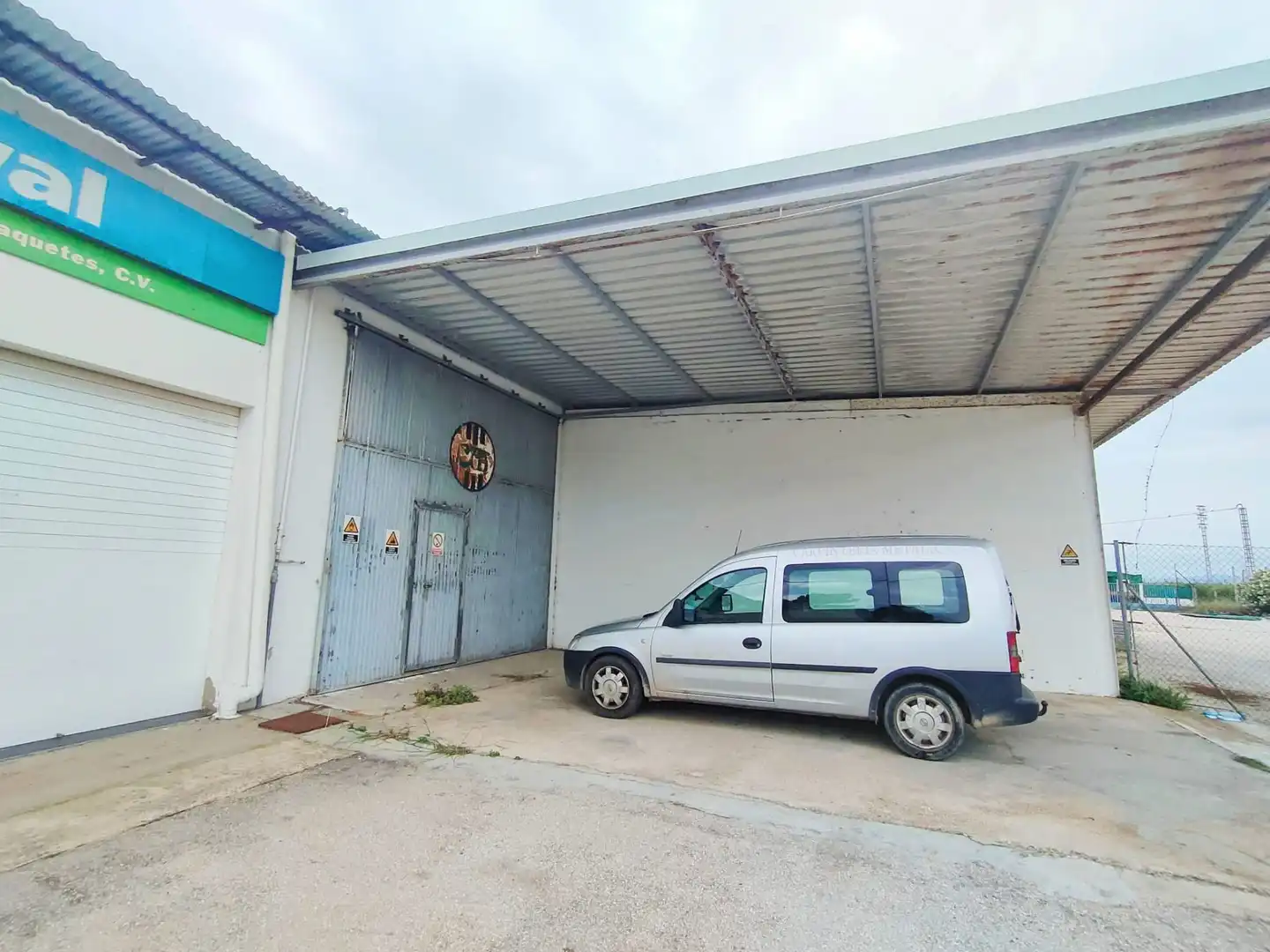 Parking de Nave industrial en venta en Sueca