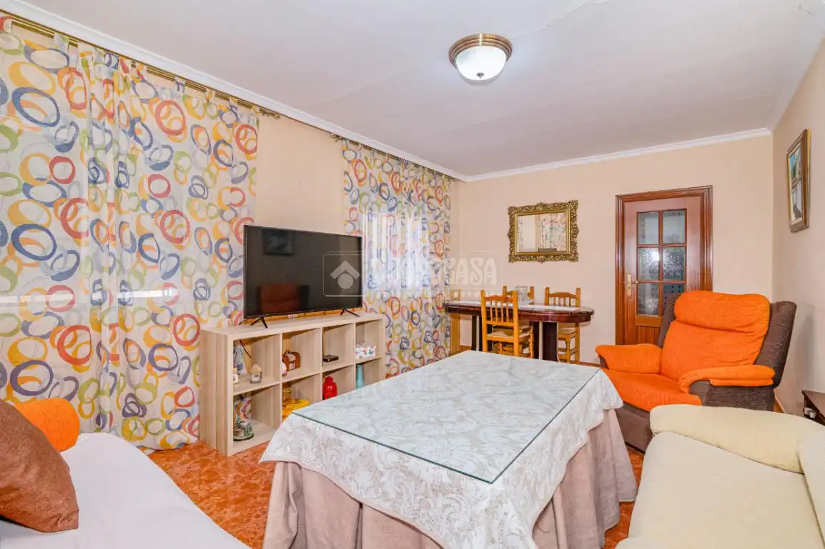 Habitación de Casa adosada en venta en Alhendín