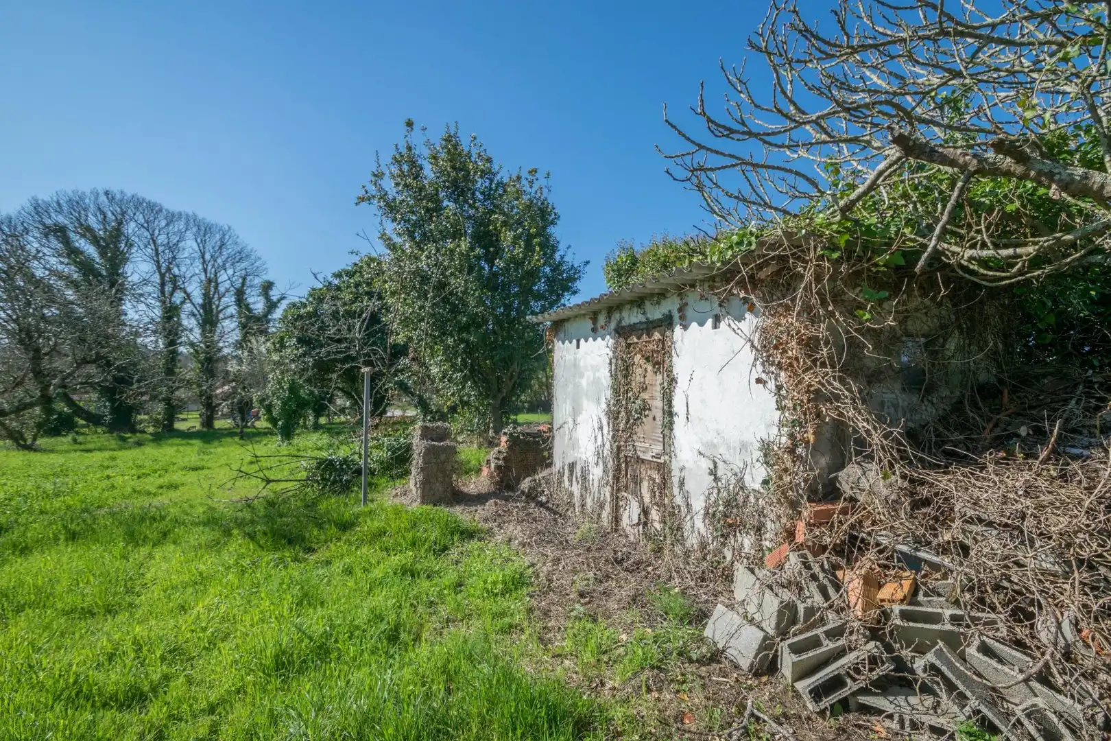 Casa o xalet en venda en Cambre  amb Jardí privat