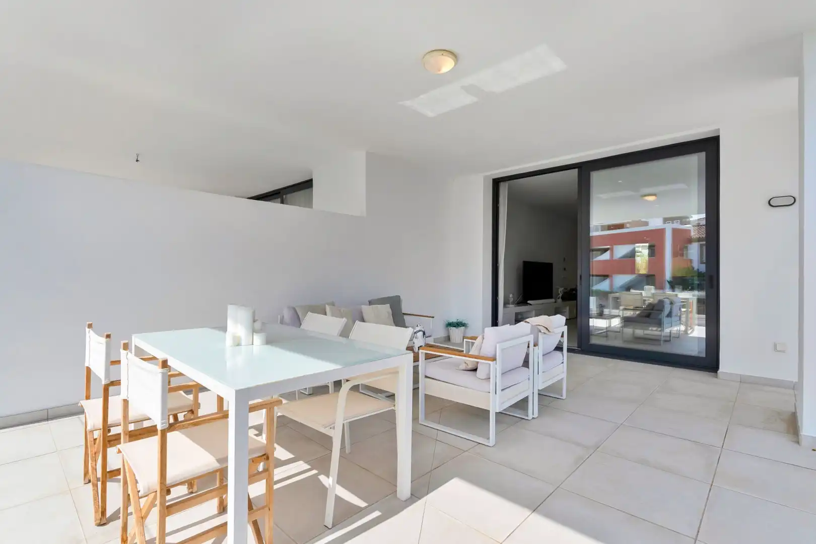 Terrasse von Wohnungen zum Verkauf in Estepona mit Klimaanlage, Terrasse und Schwimmbad