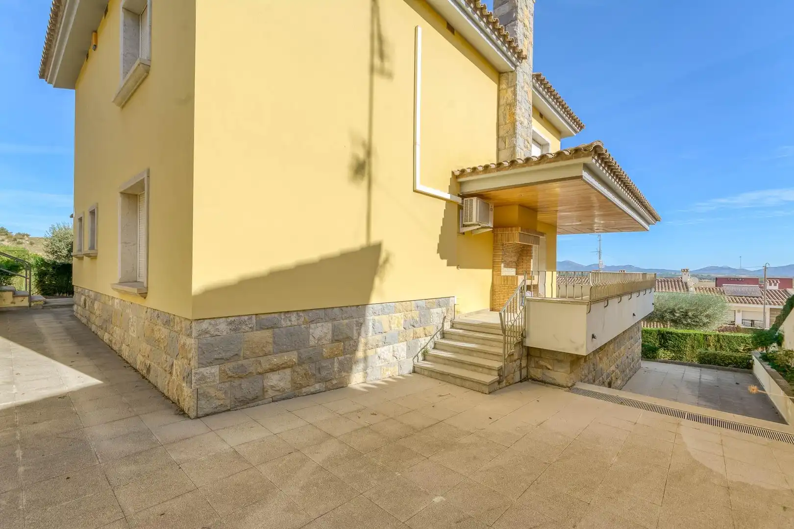 Vista exterior de Casa o chalet en venta en Figueres con Aire acondicionado, Jardín privado y Terraza