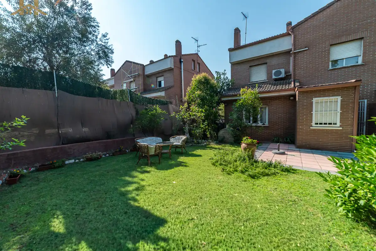 Jardí de Casa o xalet en venda en Móstoles amb Aire condicionat, Calefacció i Jardí privat