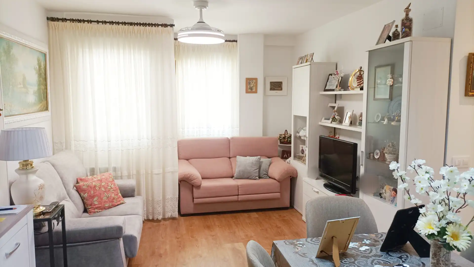 Flat for sale in Calle Leon, Juan de la Cierva