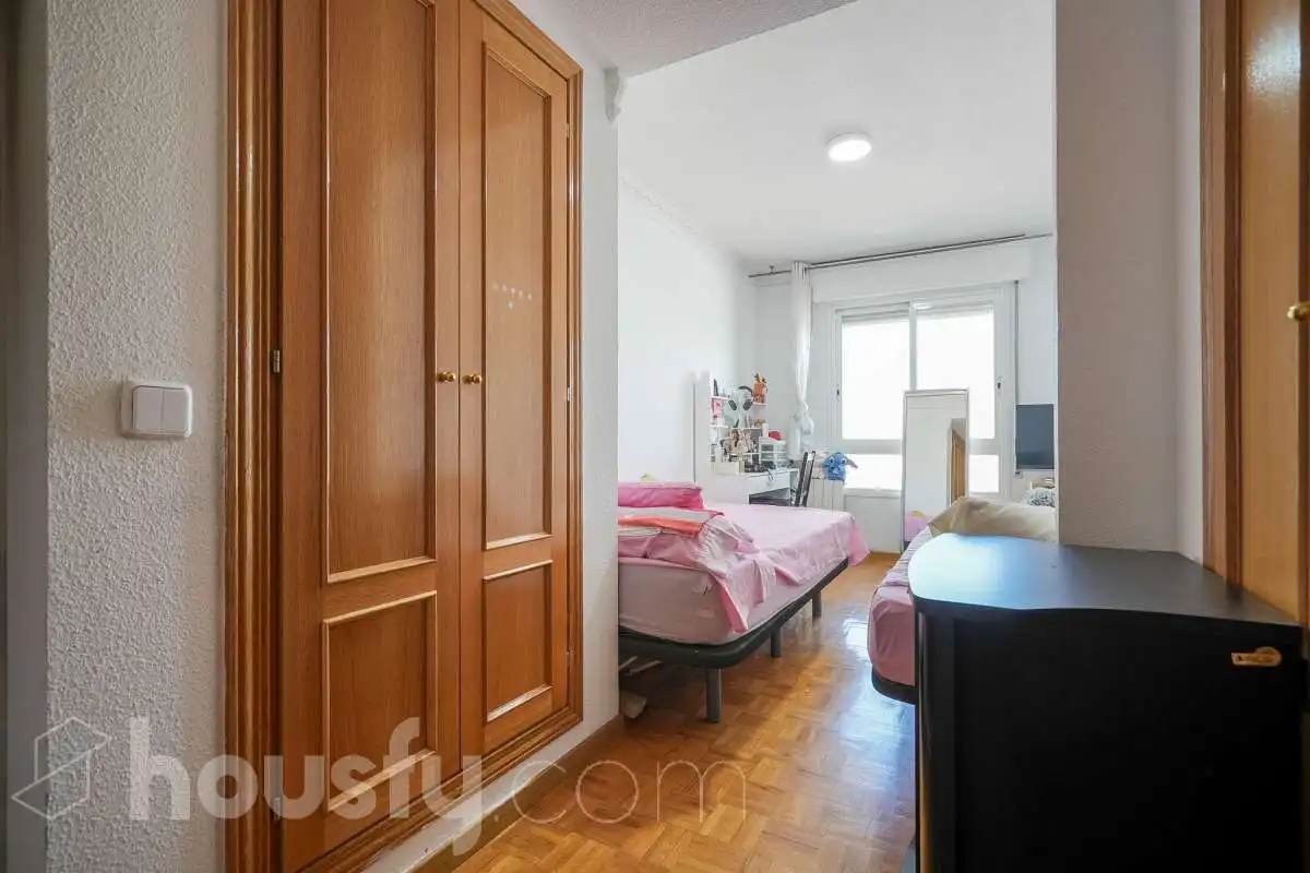 Bedroom of Flat for sale in Madrid  with Air Conditioner, Heating and Terrace
