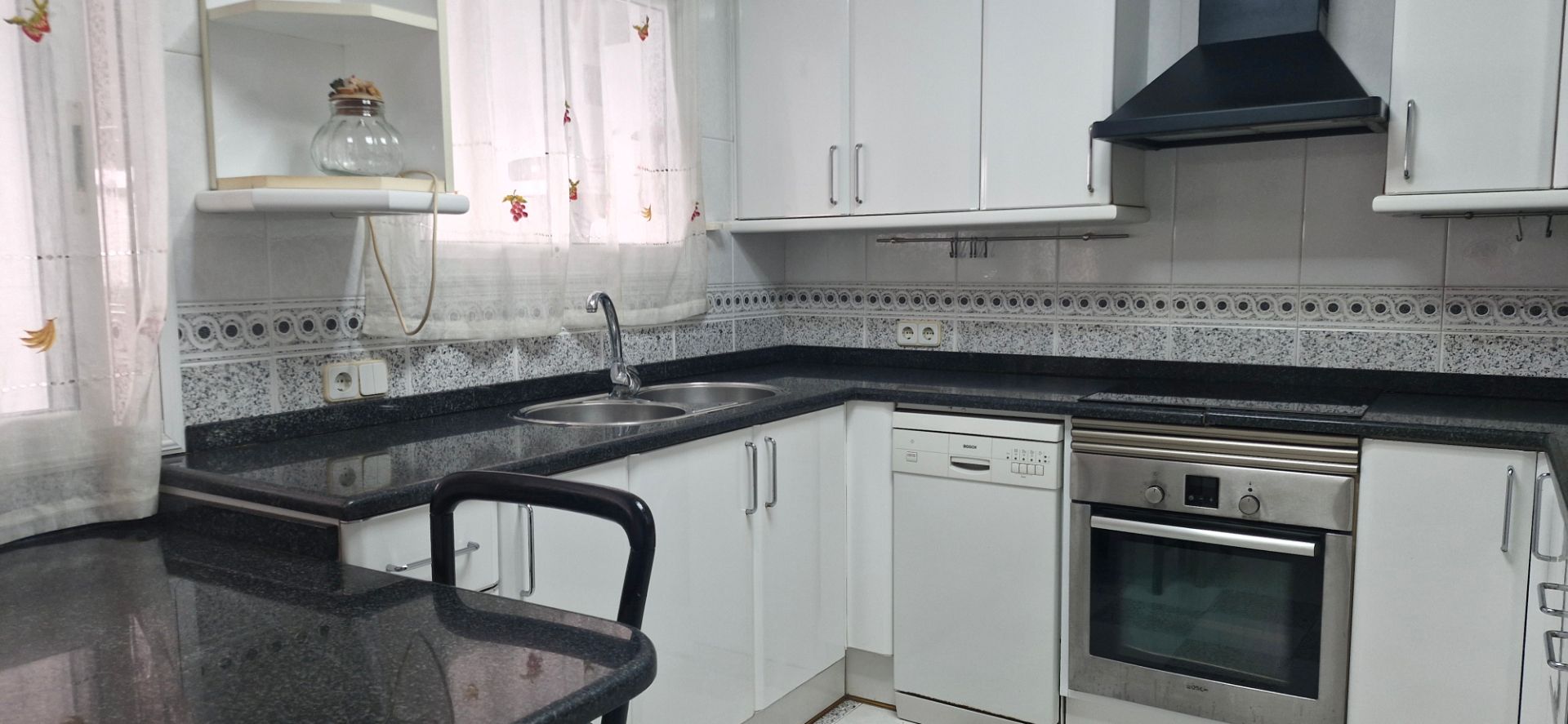 Kitchen of Flat to rent in  Barcelona Capital  with Air Conditioner, Heating and Parquet flooring