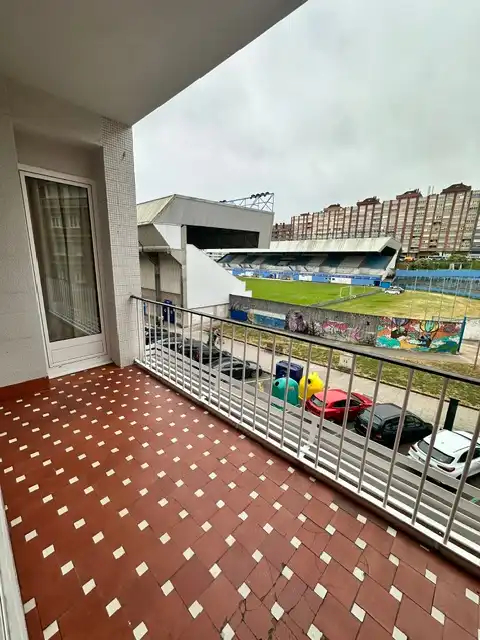 Vista exterior de Piso de alquiler en Avilés con Amueblado