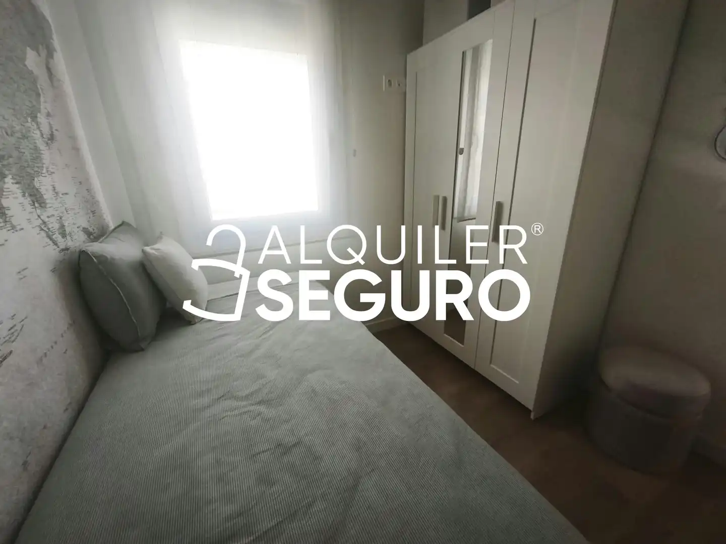 Bedroom of Flat for rent in Zaragoza  with Air Conditioner, Heating and Furnished