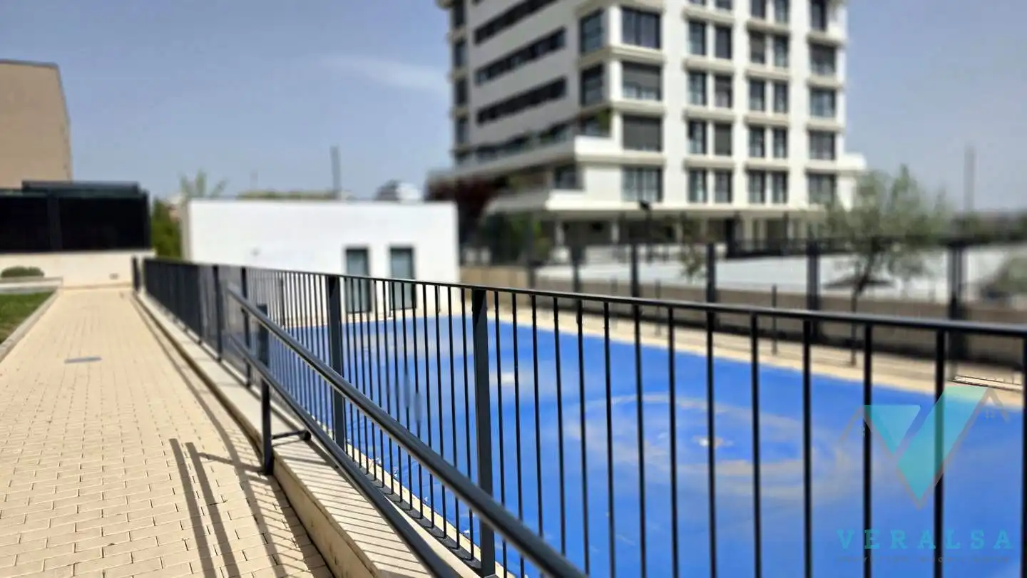 Piscina de Piso en venta en Madrid con Aire acondicionado, Calefacción y Terraza