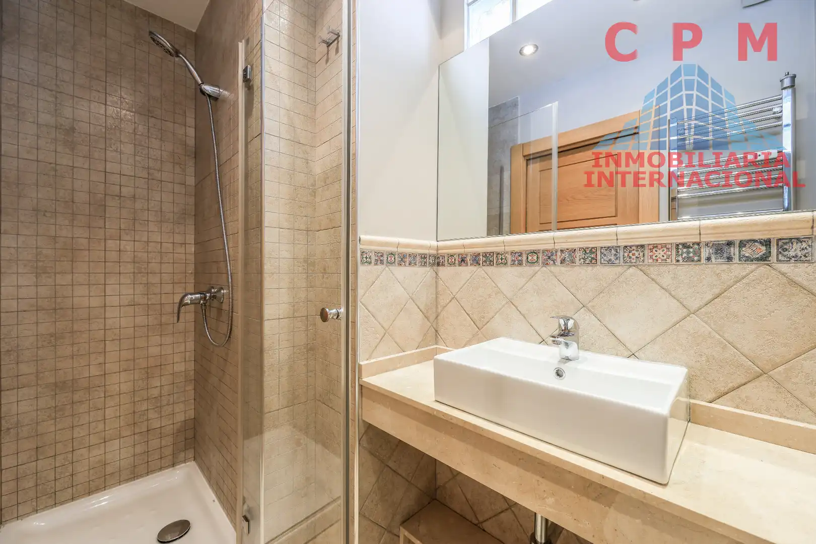 Badezimmer von Wohnung zur Miete in Madrid mit Klimaanlage, Heizung und Parkett