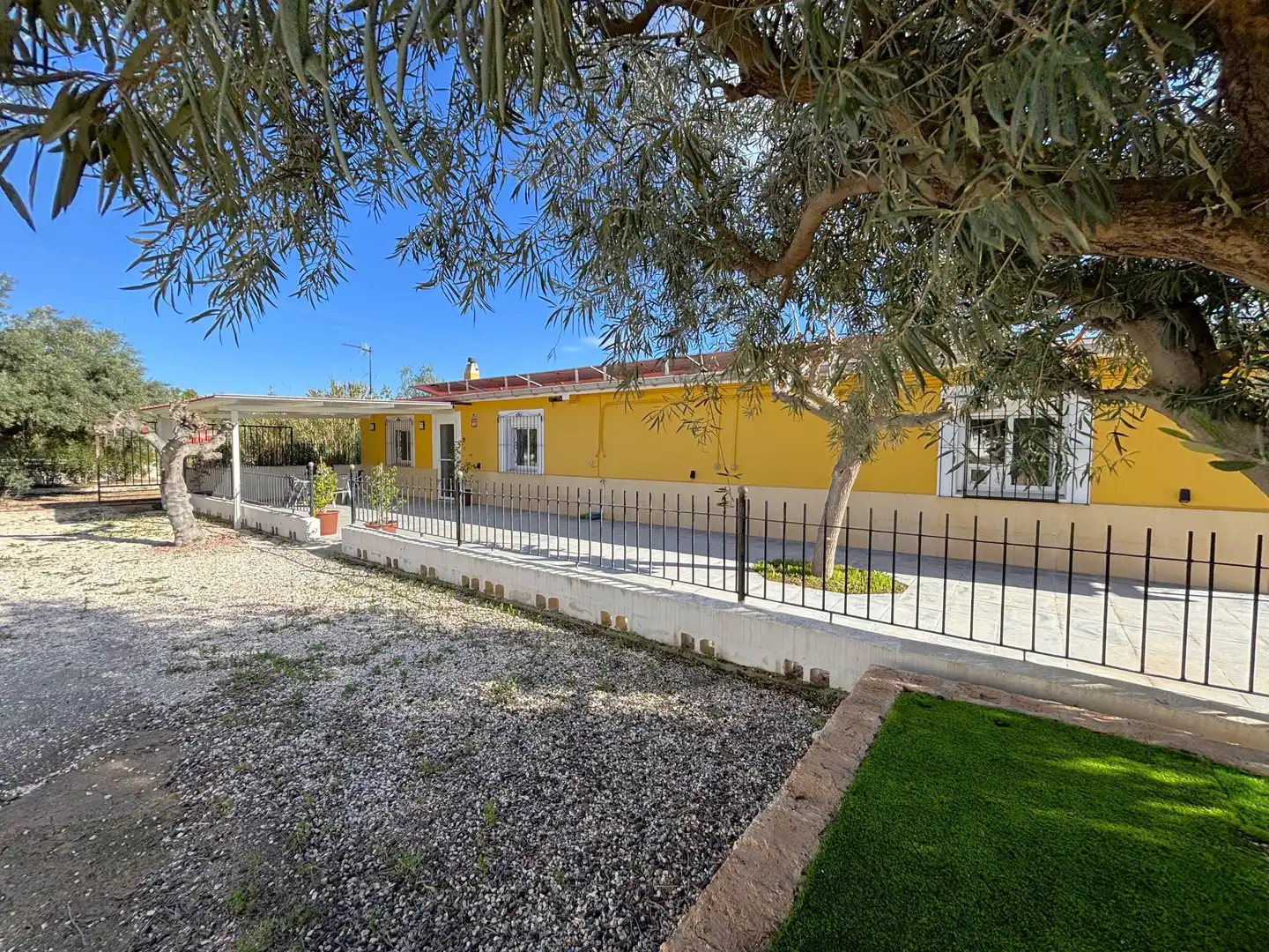 Vista exterior de Casa o chalet en venta en Alicante / Alacant con Aire acondicionado, Jardín privado y Trastero