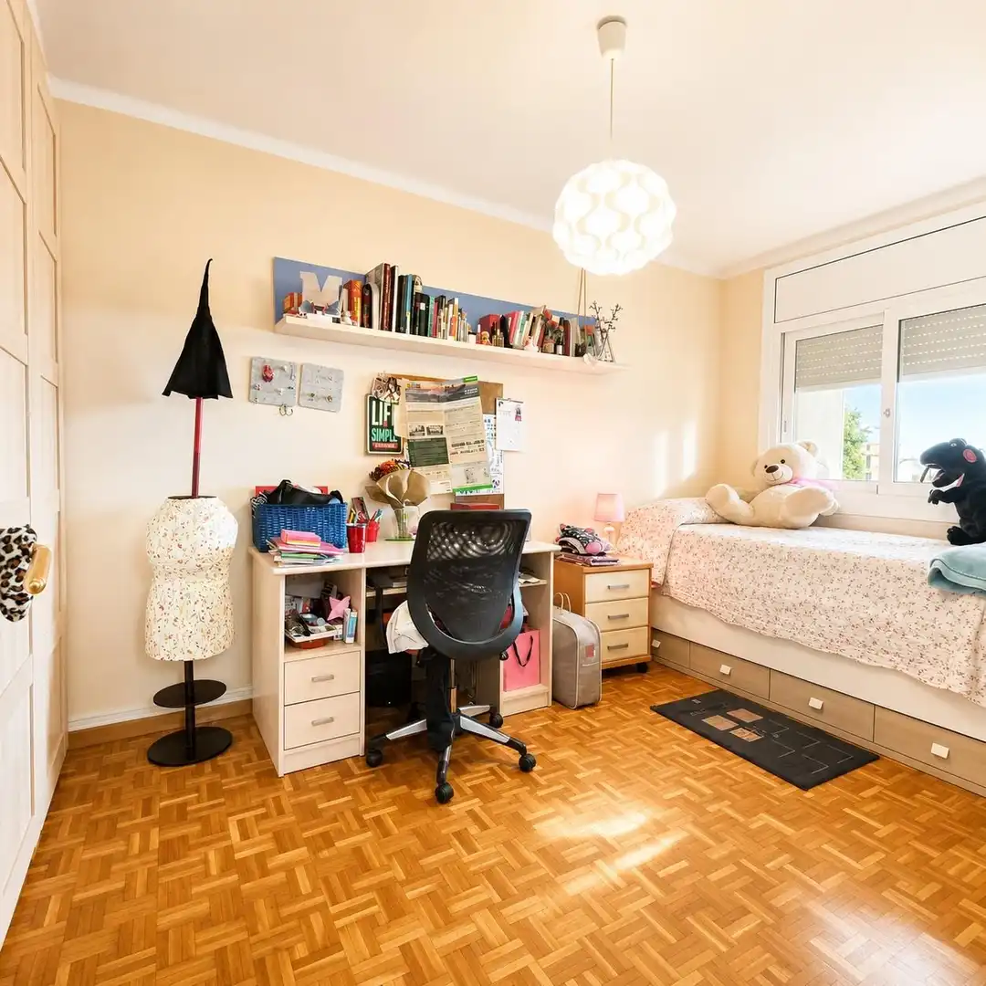 Habitación de Ático en venta en Cerdanyola del Vallès con Aire acondicionado, Calefacción y Parquet