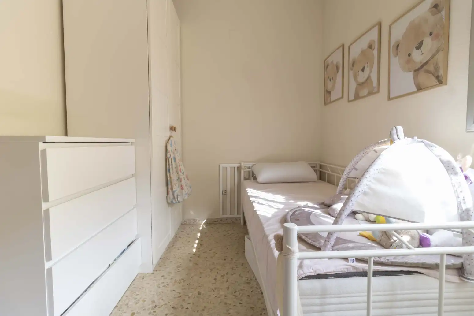 Habitación de Piso en venta en Sevilla con Aire acondicionado y Terraza