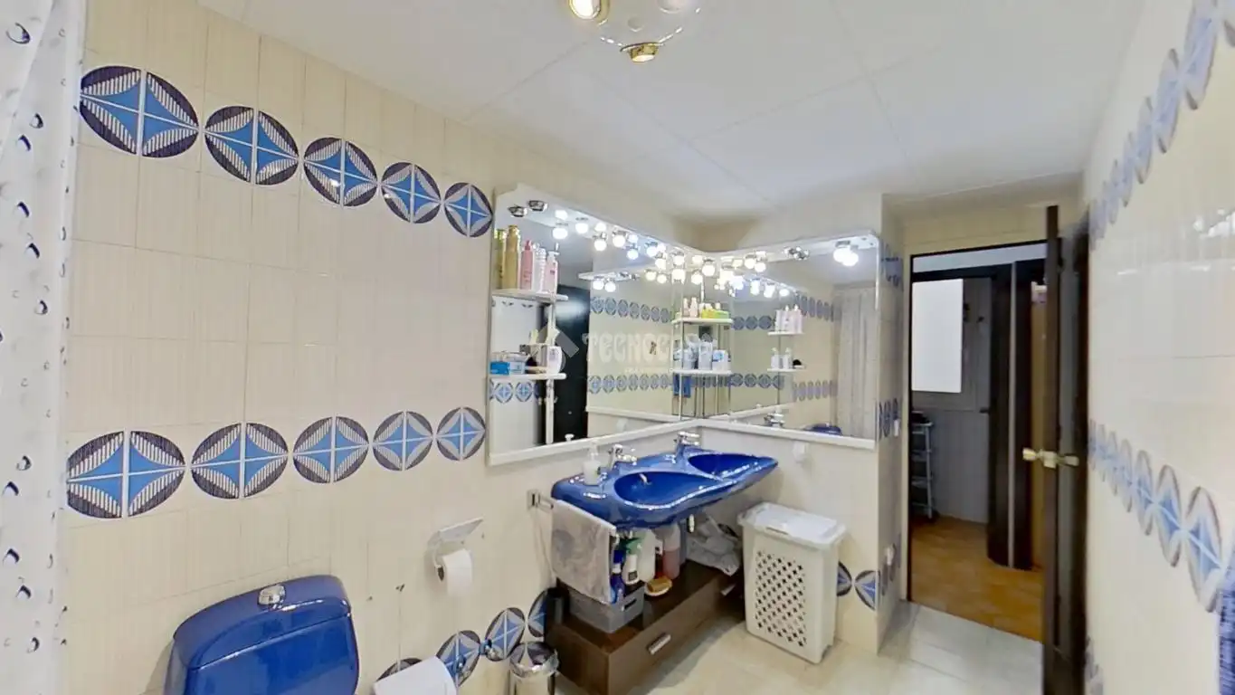 Baño de Piso en venta en Berga con Balcón