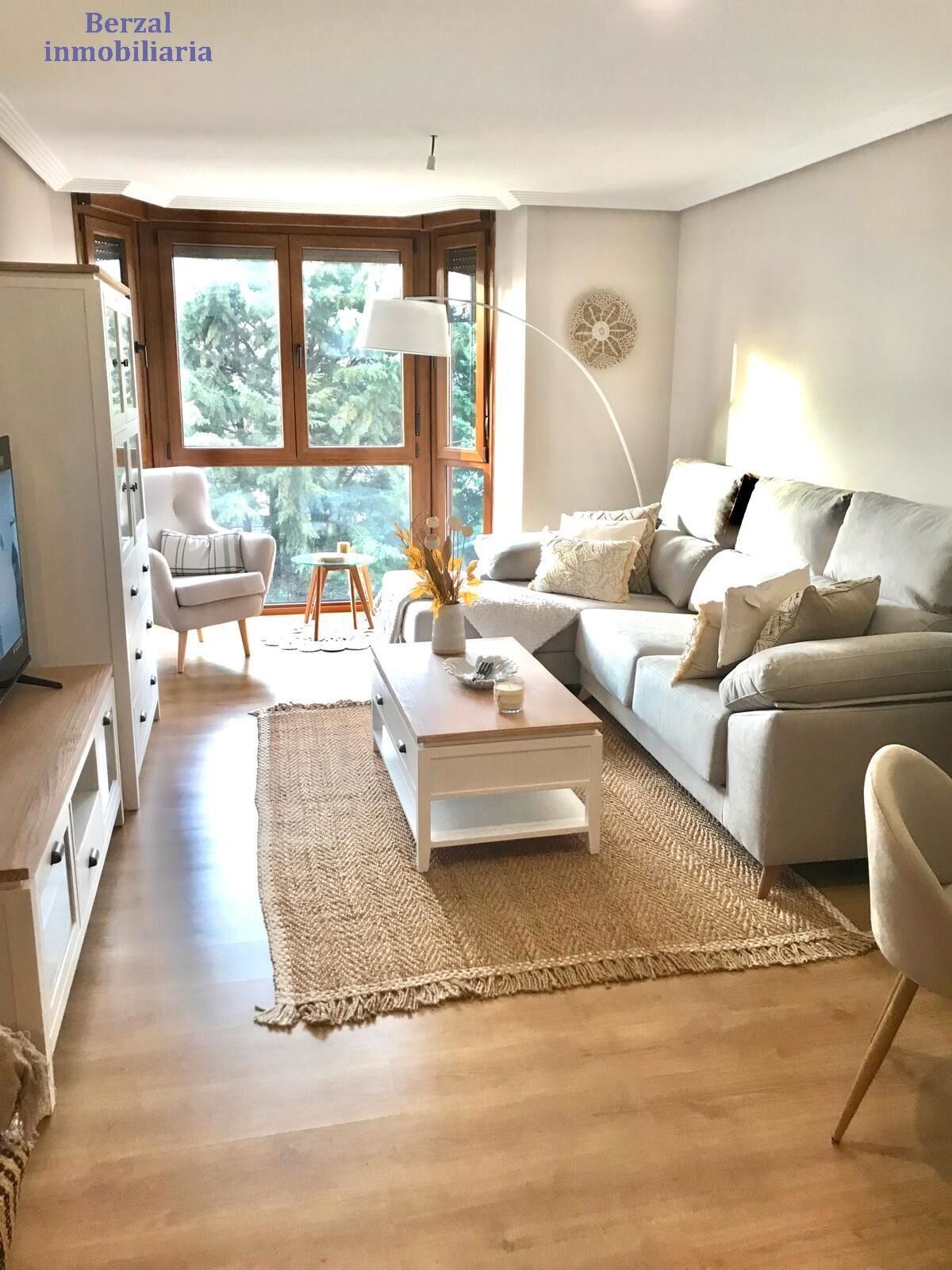 Sala de estar de Piso en venta en Tricio con Amueblado y Balcón