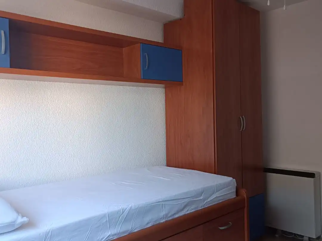 Schlafzimmer von Wohnung zur Miete in  Granada Capital mit Balkon