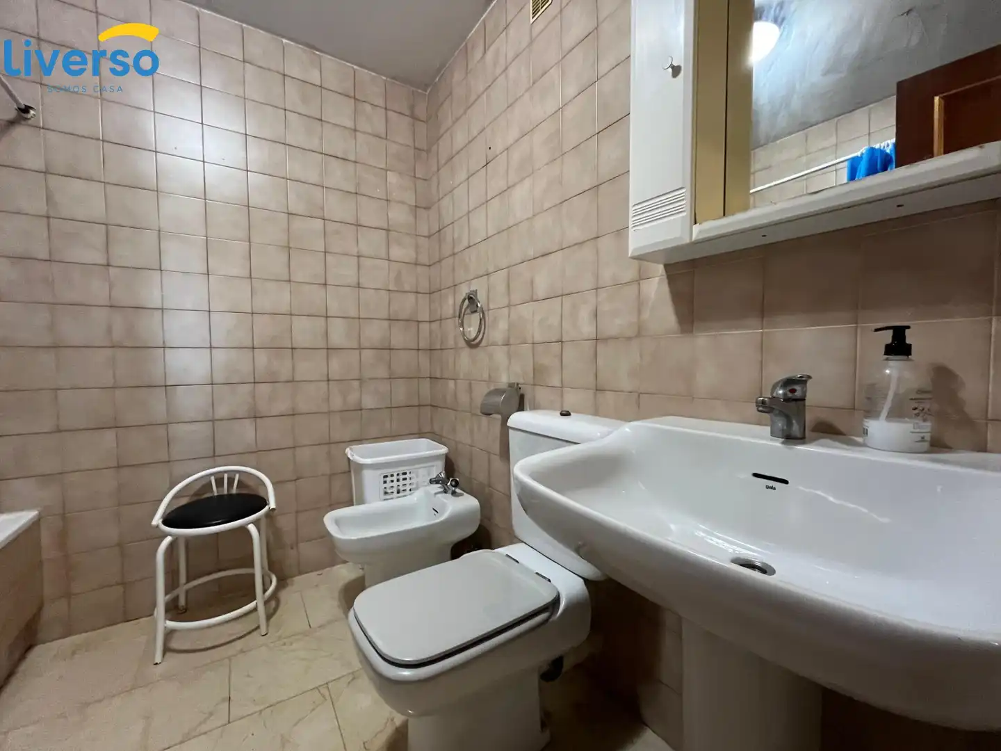 Habitació a Avenida CANTABRIA, Reyes Católicos