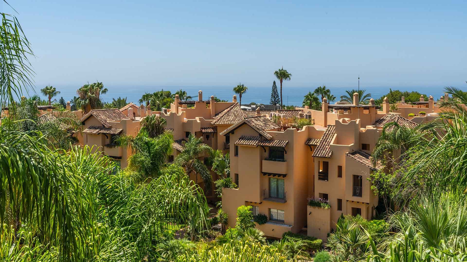 Vista exterior de Àtic en venda en Marbella amb Aire condicionat, Terrassa i Traster
