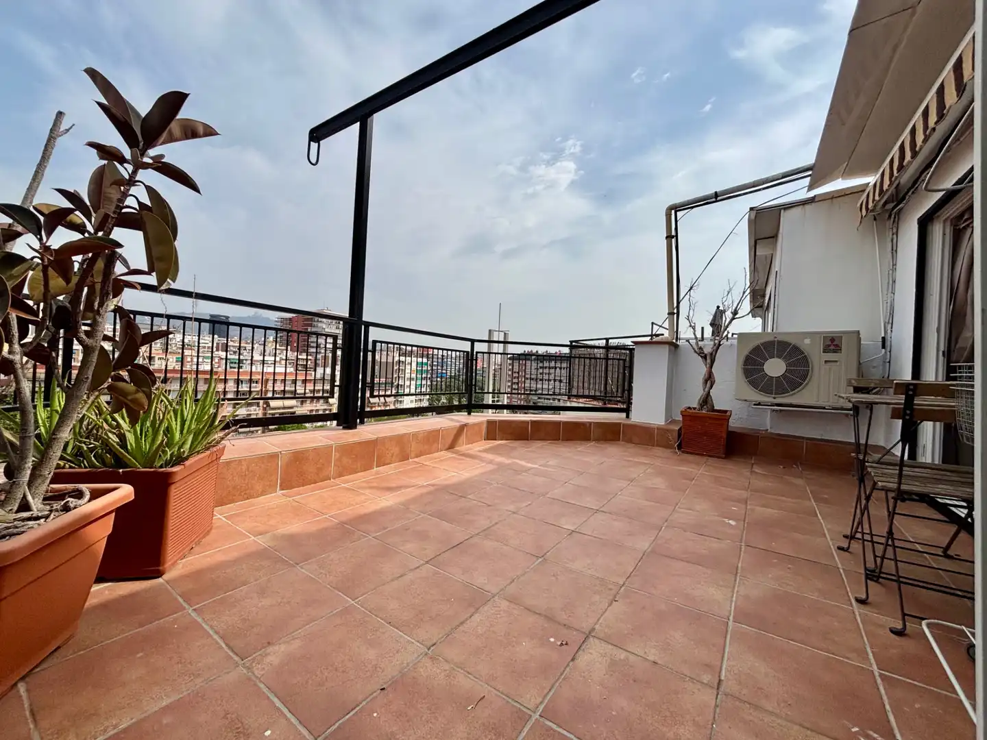Terrasse von Dachboden zur Miete in Barcelona mit Klimaanlage, Heizung und Parkett