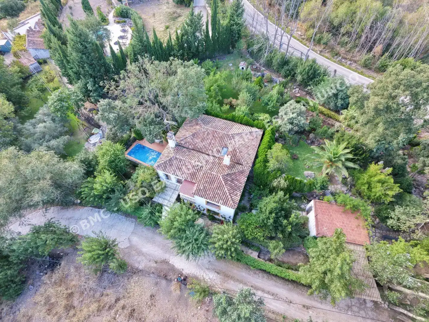 Außenansicht von Country house zum Verkauf in Colmenar mit Schwimmbad und Balkon