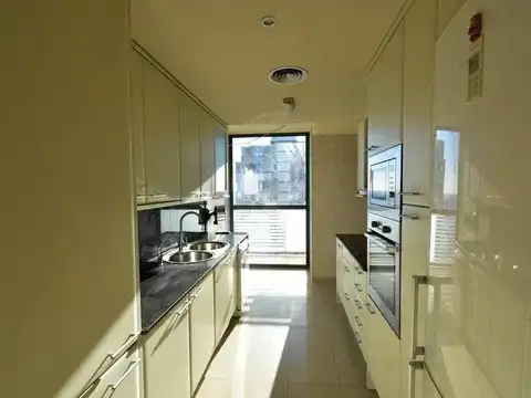 Cuina de Pis en venda en Barcelona amb Aire condicionat, Calefacció i Terrassa
