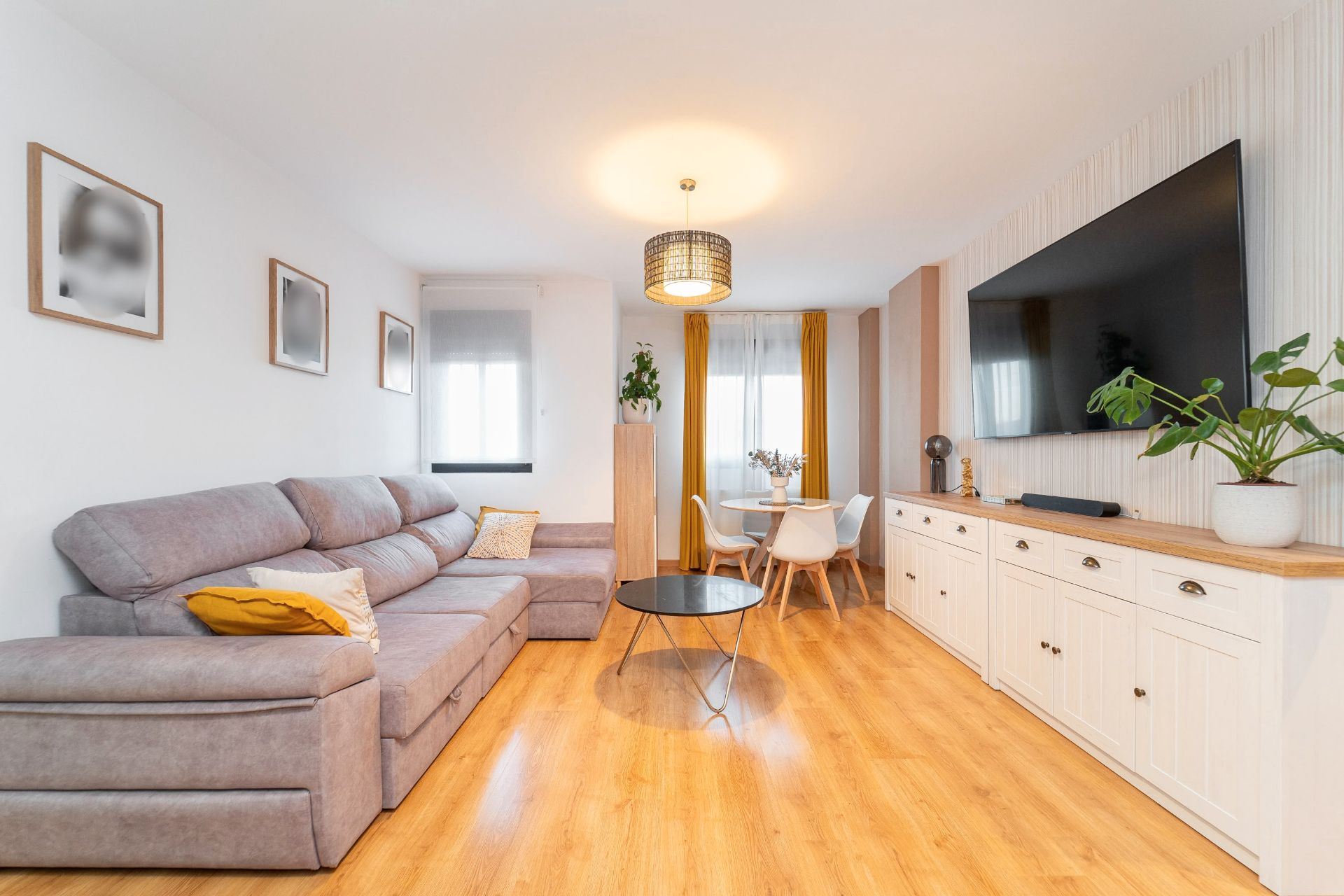 Living room of Planta baja for sale in Navalcarnero  with Air Conditioner, Heating and Storage room