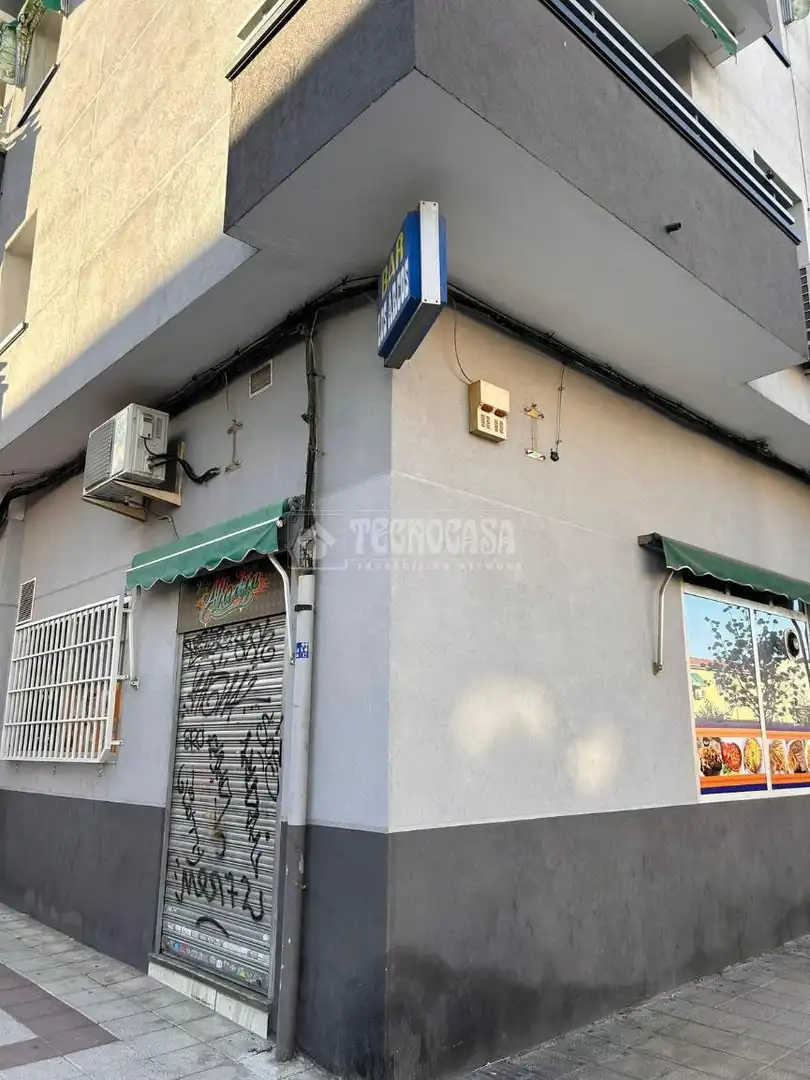 Local de alquiler en La Alhóndiga