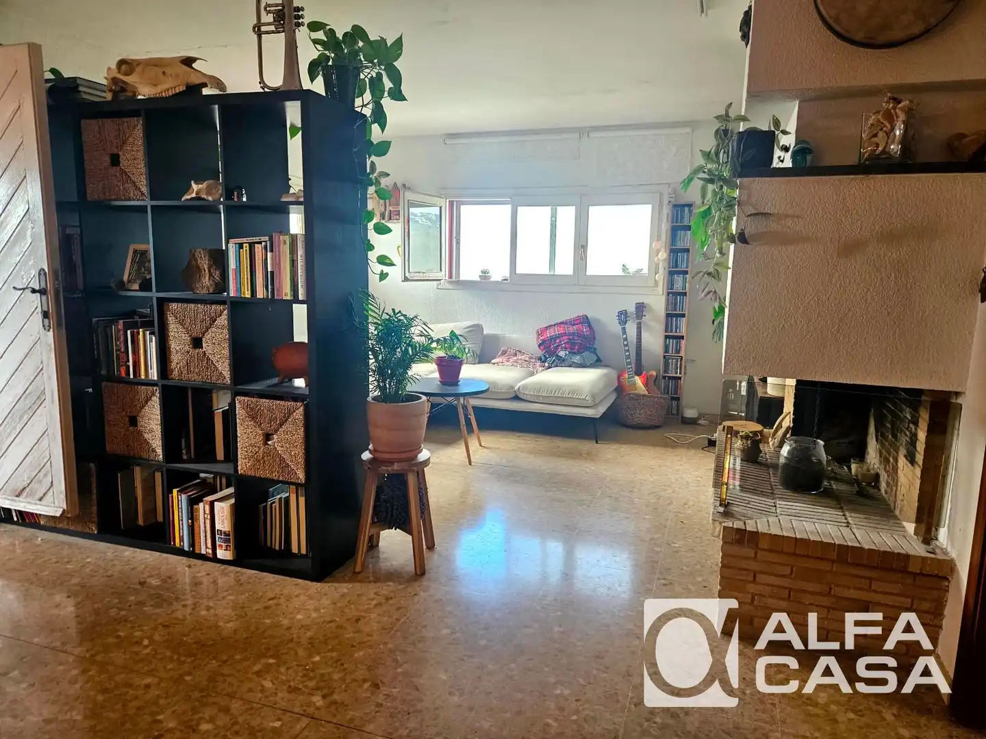 Sala d'estar de Casa o xalet en venda en Pineda de Mar amb Aire condicionat, Calefacció i Jardí privat