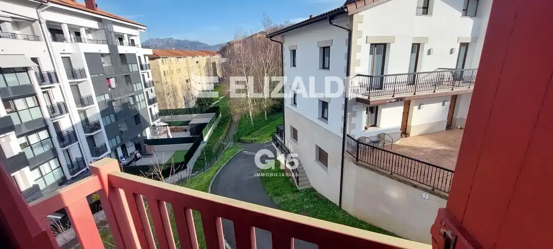 Vista exterior de Piso en venta en Errenteria con Calefacción, Jardín privado y Balcón