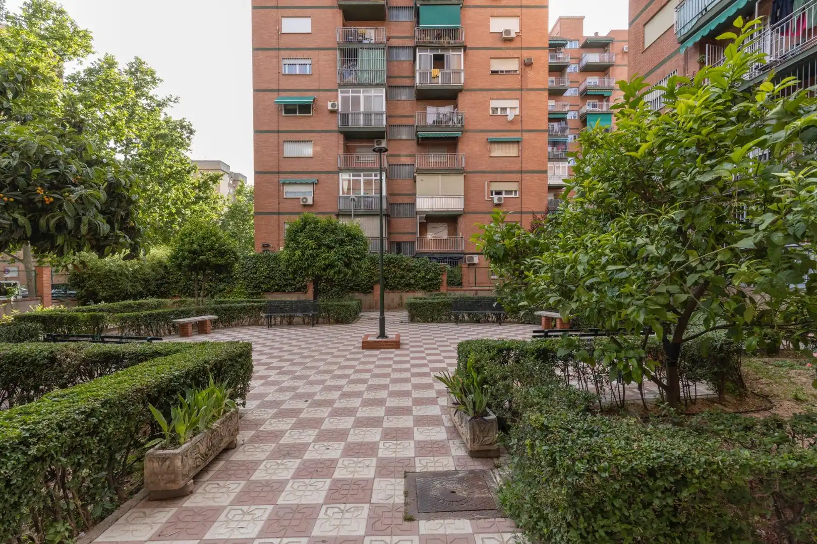 Vista exterior de Piso en venta en Granada con Aire acondicionado y Balcón