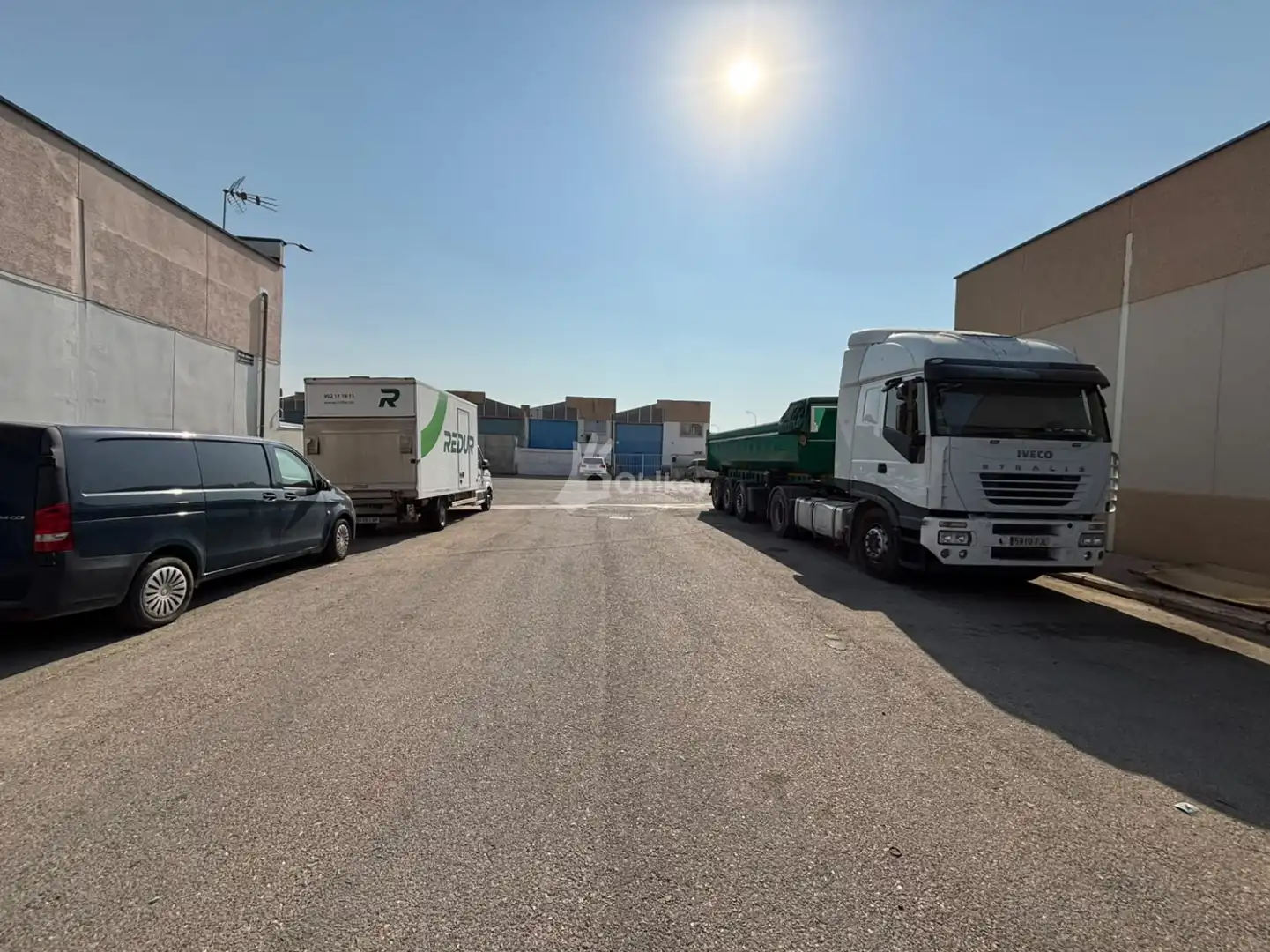 Aparcament de Nau industrial en venda en Velilla de San Antonio
