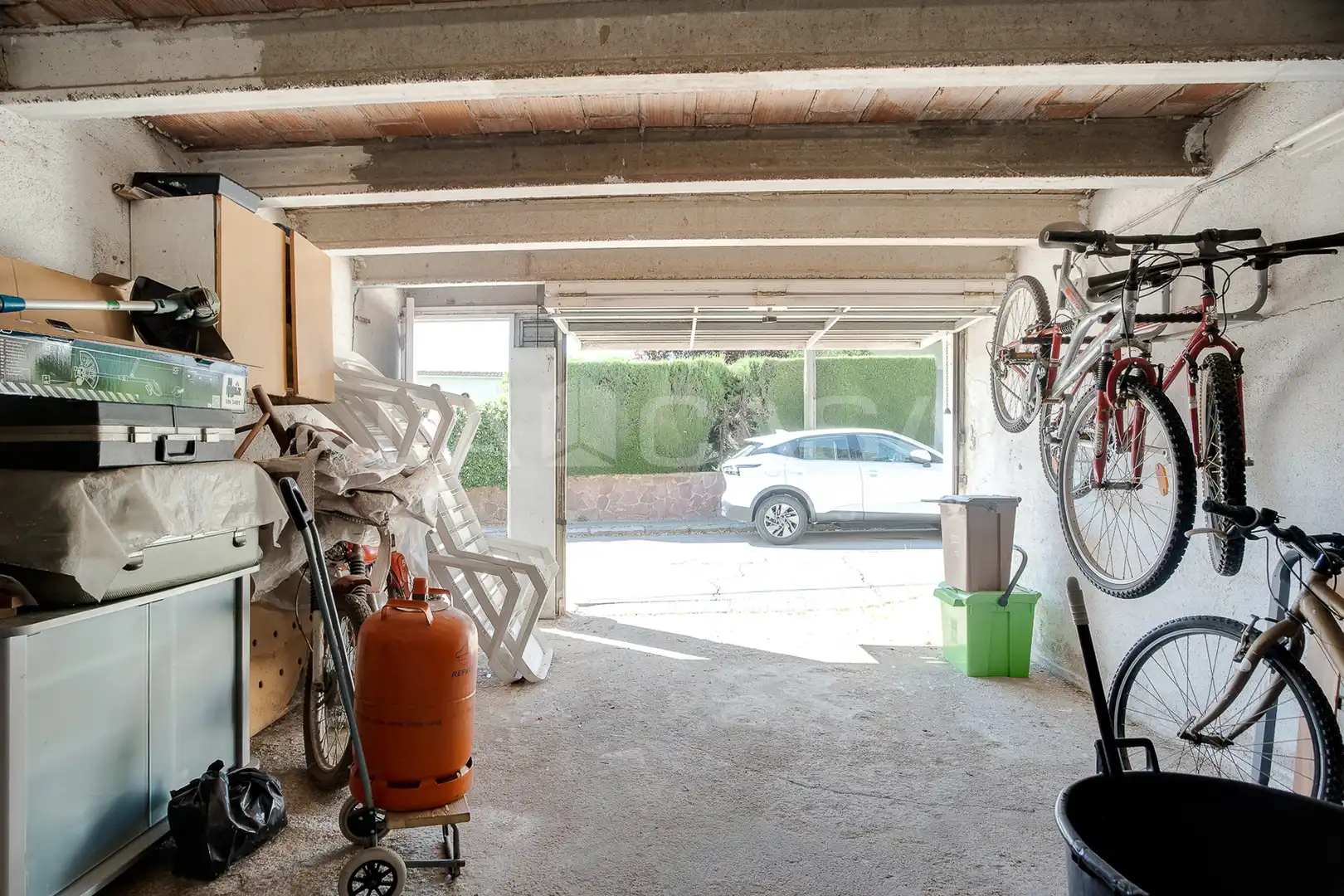 Aparcament de Casa o xalet en venda en Llinars del Vallès amb Jardí privat, Forn i Internet