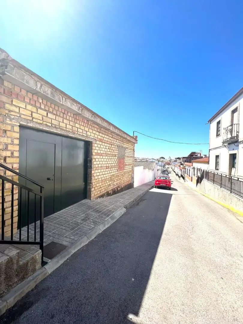 Chalet con piscina en venta en Gerena, imagen 4