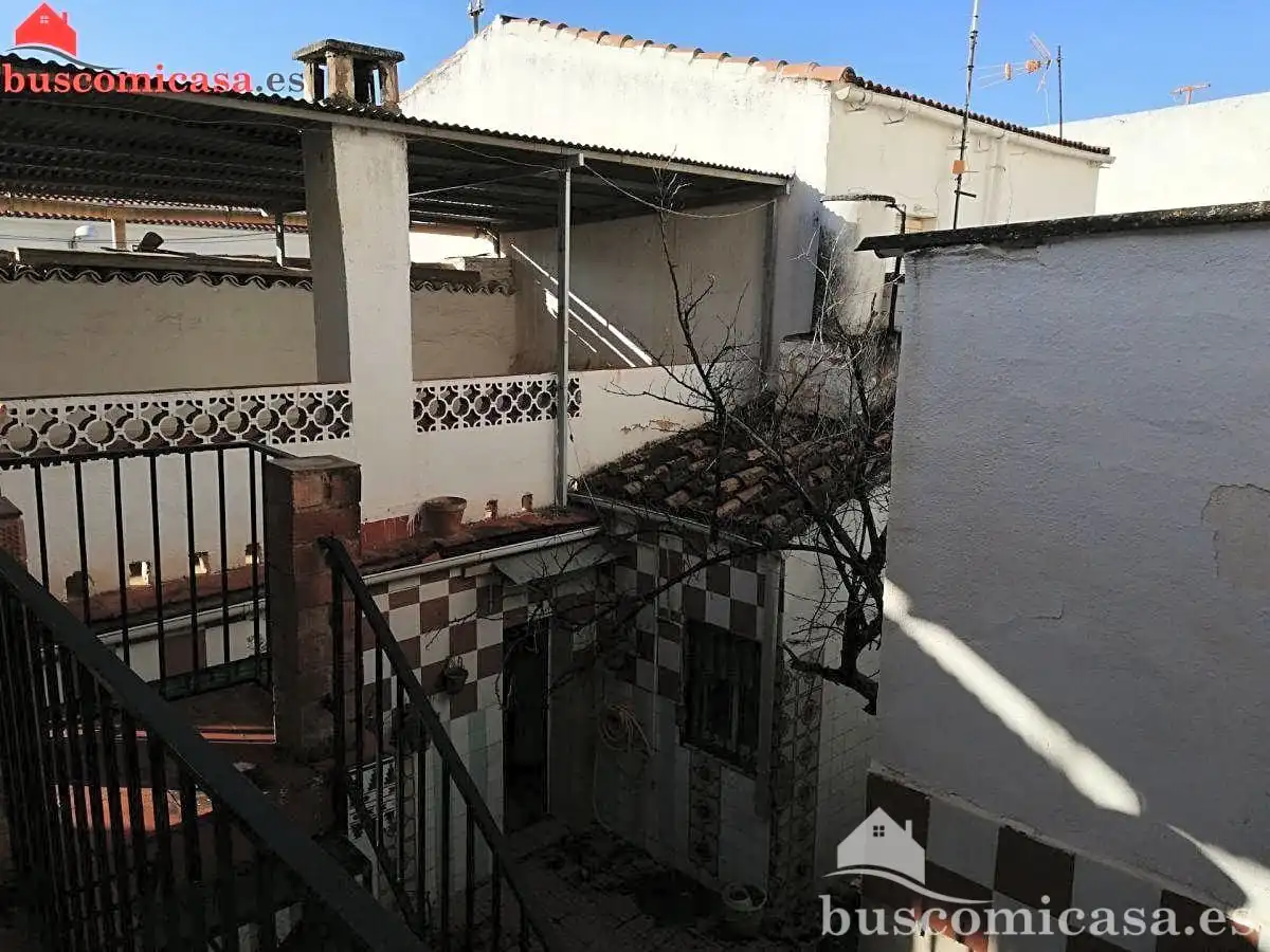 Vista exterior de Casa adosada en venta en Linares con Aire acondicionado, Jardín privado y Terraza