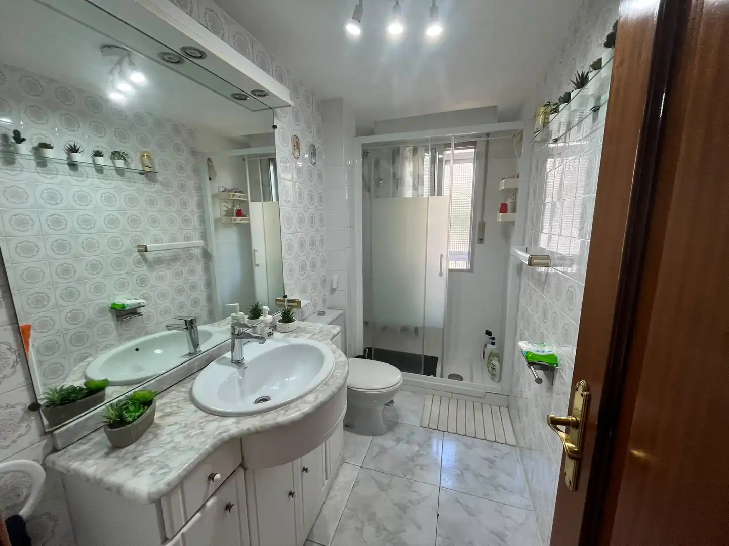 Bathroom of Flat for sale in Coslada  with Air Conditioner, Heating and Terrace