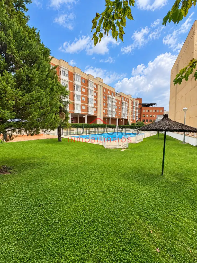Flat with pool for sale in Calle de Julián Camarillo, imagen 11