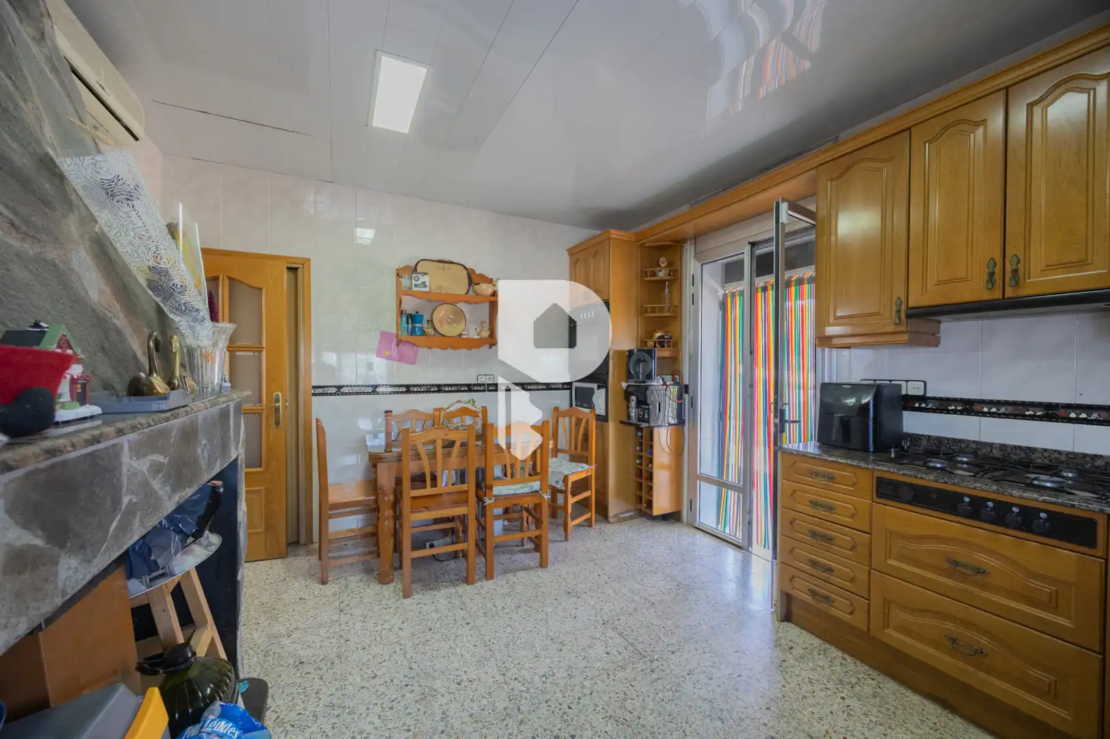 Cuina de Casa o xalet en venda en Castellví de Rosanes amb Aire condicionat, Calefacció i Jardí privat