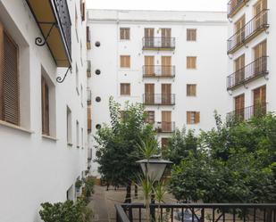 Vista exterior de Pis de lloguer en  Sevilla Capital amb Aire condicionat i Balcó