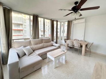 Appartamento con piscina in affitto a Urbanizacion Laguna Beach