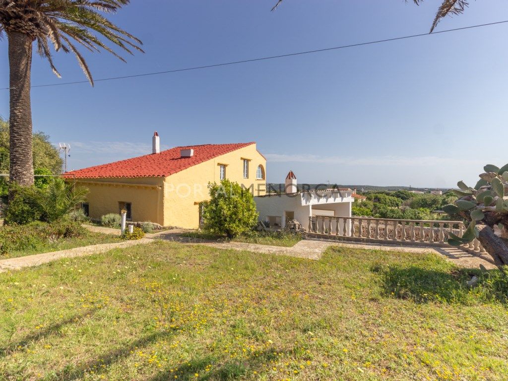 Vista exterior de Finca rústica en venda en Es Castell amb Jardí privat i Piscina