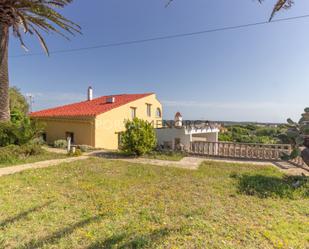 Vista exterior de Finca rústica en venda en Es Castell amb Jardí privat i Piscina