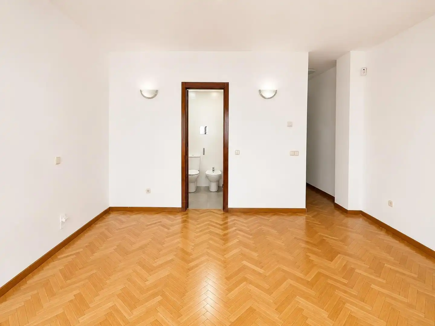 Wohnung zum Verkauf in Madrid mit Heizung und Parkett