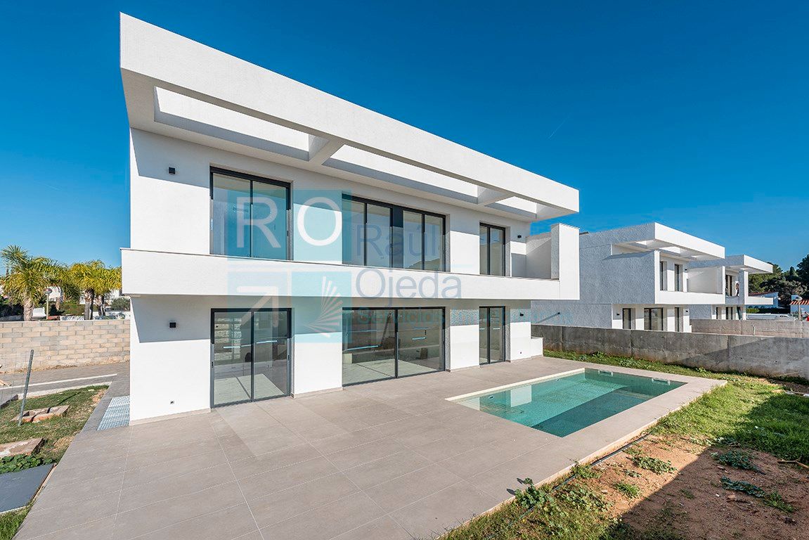 Vista exterior de Casa o xalet en venda en Cambrils amb Jardí privat, Terrassa i Piscina