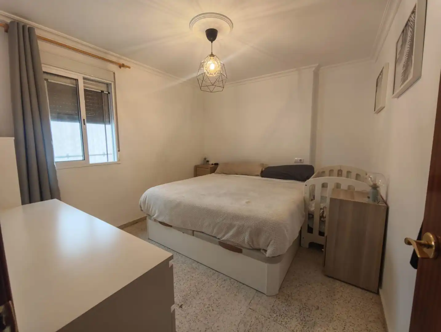Bedroom of Flat for sale in Sevilla  with Air Conditioner and Terrace