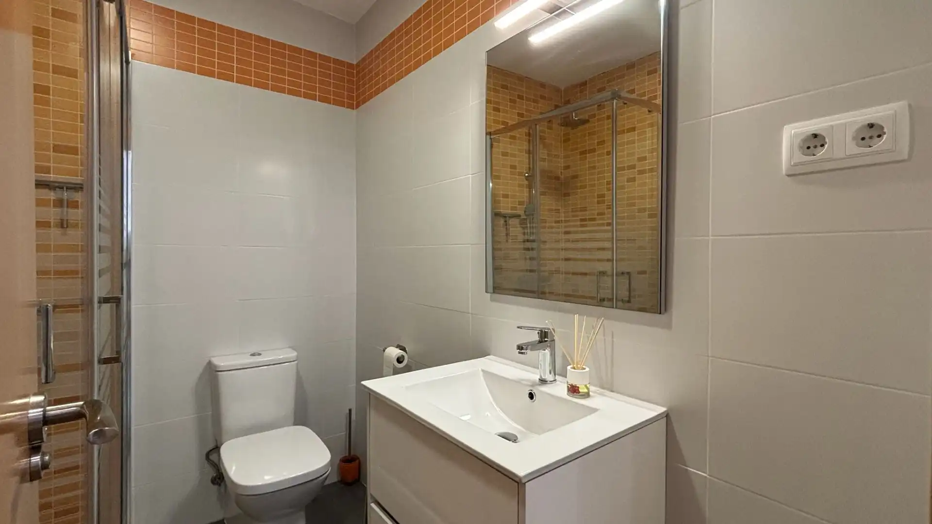 Baño de Casa adosada en venta en Cartagena con Aire acondicionado, Terraza y Amueblado