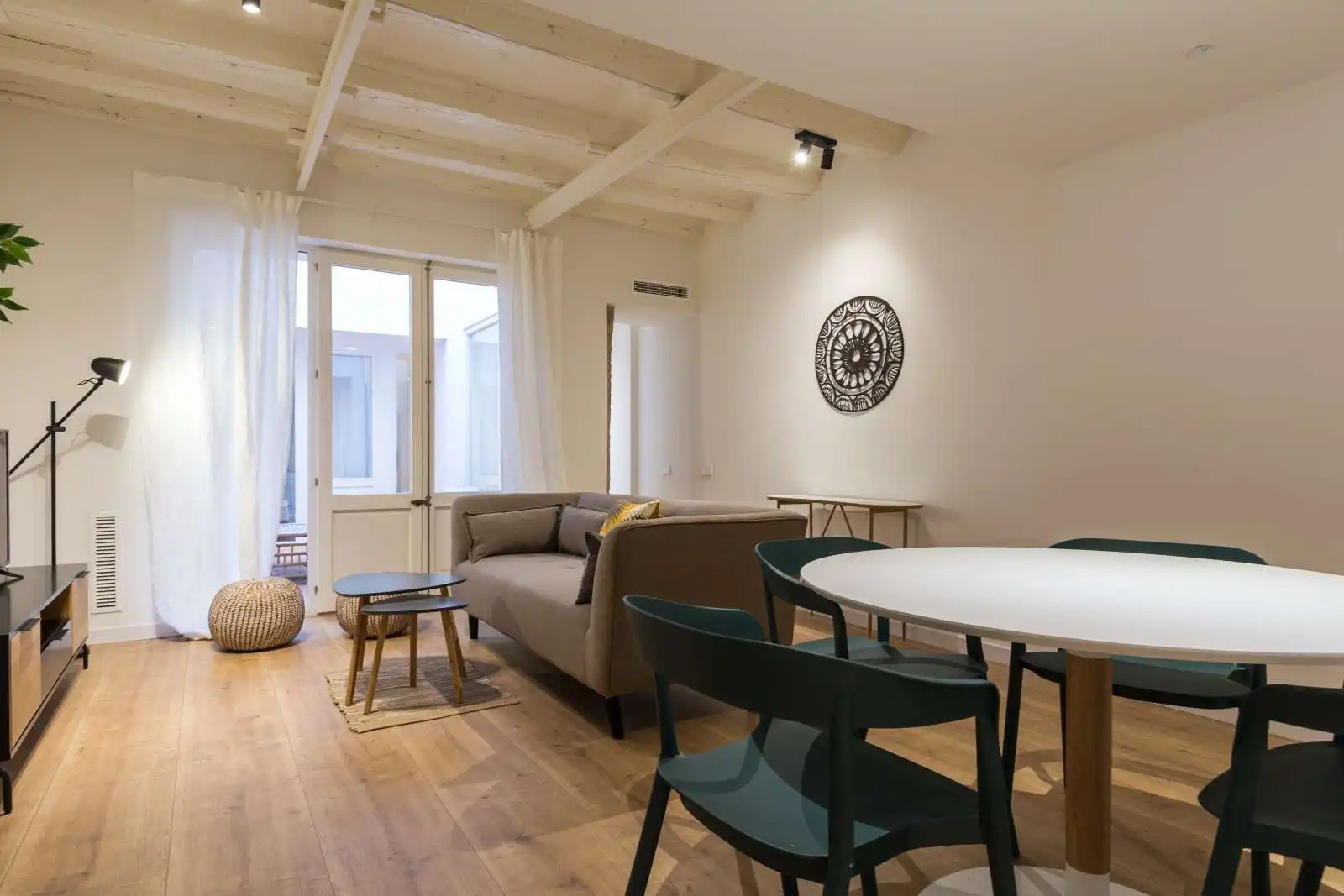 Habitació a Sant Pere, Sta. Caterina i la Ribera