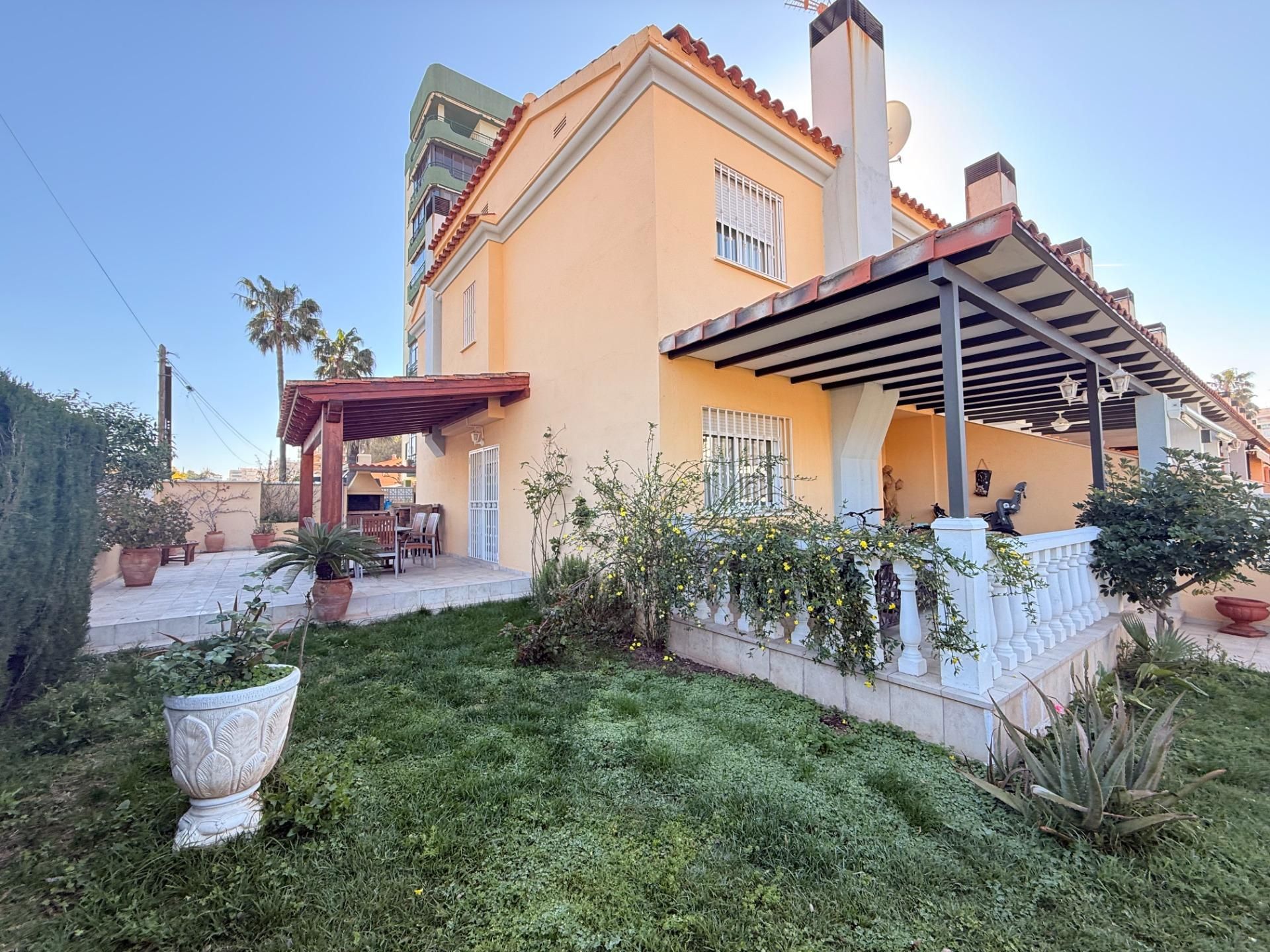 Exterior view of Single-family semi-detached for rent in Benicasim / Benicàssim  with Heating, Private garden and Terrace