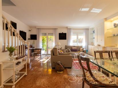 Living room of Single-family semi-detached for sale in Sant Cugat del Vallès  with Air Conditioner, Heating and Terrace